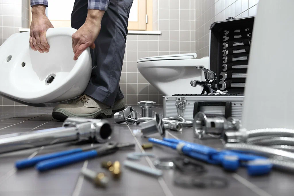 Professional bathroom plumbing repair in Gardena